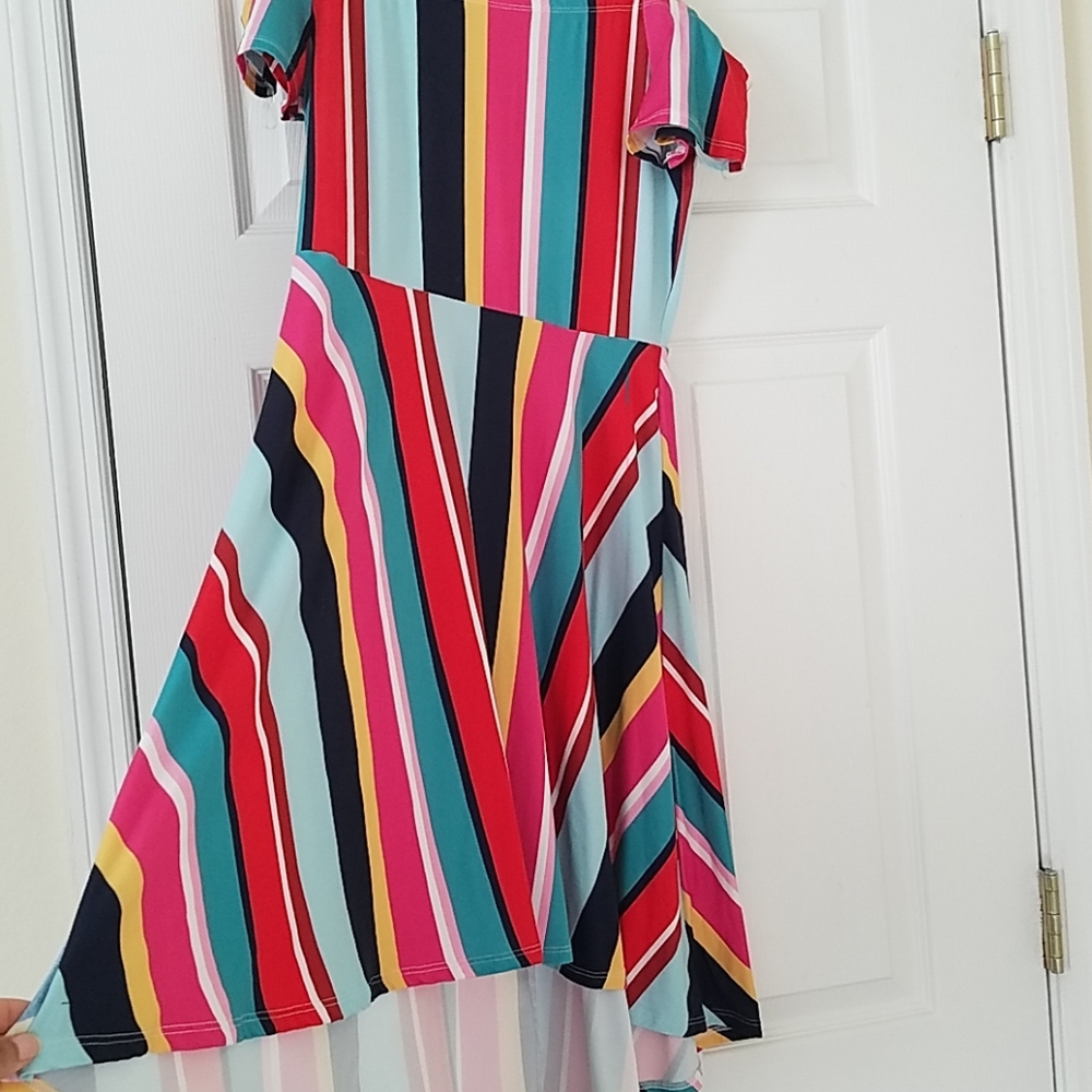 Cold Shoulder Color Block Dress - Picture 2 of 4